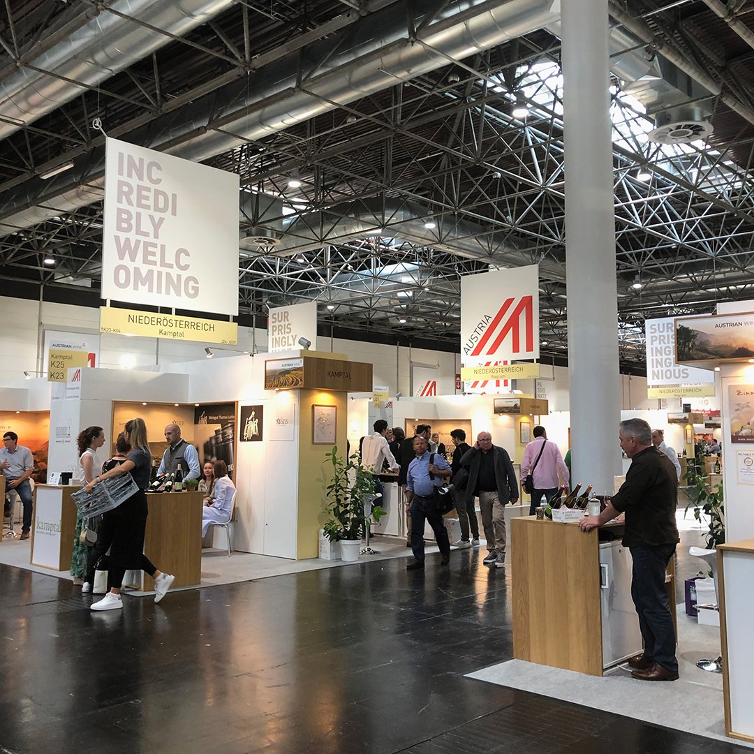 281326041_592481152300598_2503855867597672648_n ART DEKO im Gestaltungseinsatz auf der ProWein 2022
