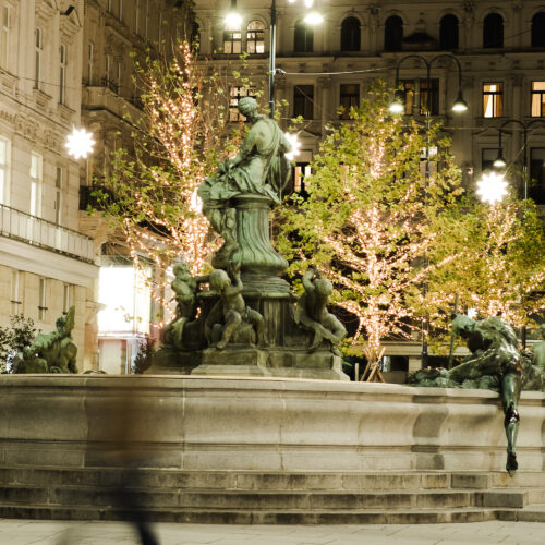 Weihnachtsbeleuchtung für den Neuen Markt Wien in Kooperation mit MK Illumination