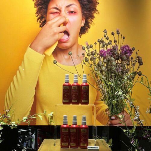 Themenschaufenster Allergie umgesetzt für eine Apotheke von ART DEKO Wien