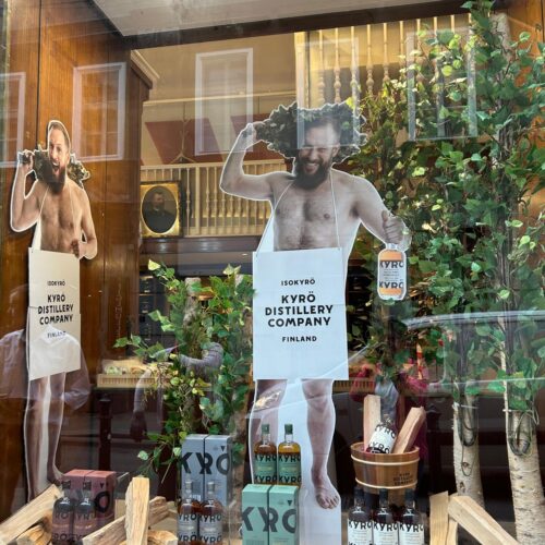 Schaufenstergestaltung für Schönbichler auf der Wiener Wollzeile umgesetzt von ART DEKO