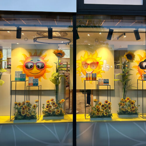 Apothekenschaufenster Sommer umgesetzt von ART DEKO